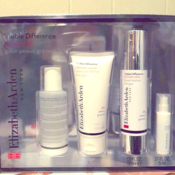 Elizabeth Arden Other - Elizabeth Arden NY visible difference oily skin